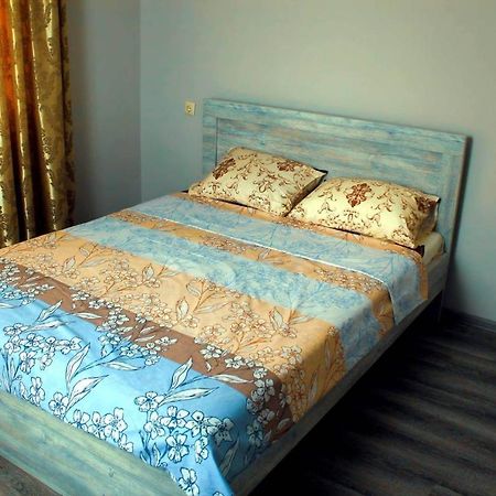 Tete Guest House Batumi Bagian luar foto