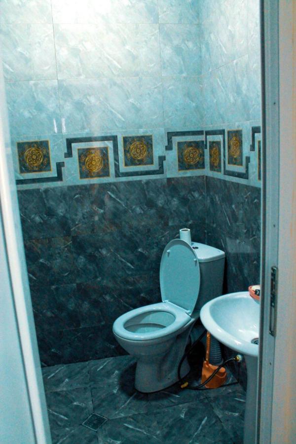 Tete Guest House Batumi Bagian luar foto