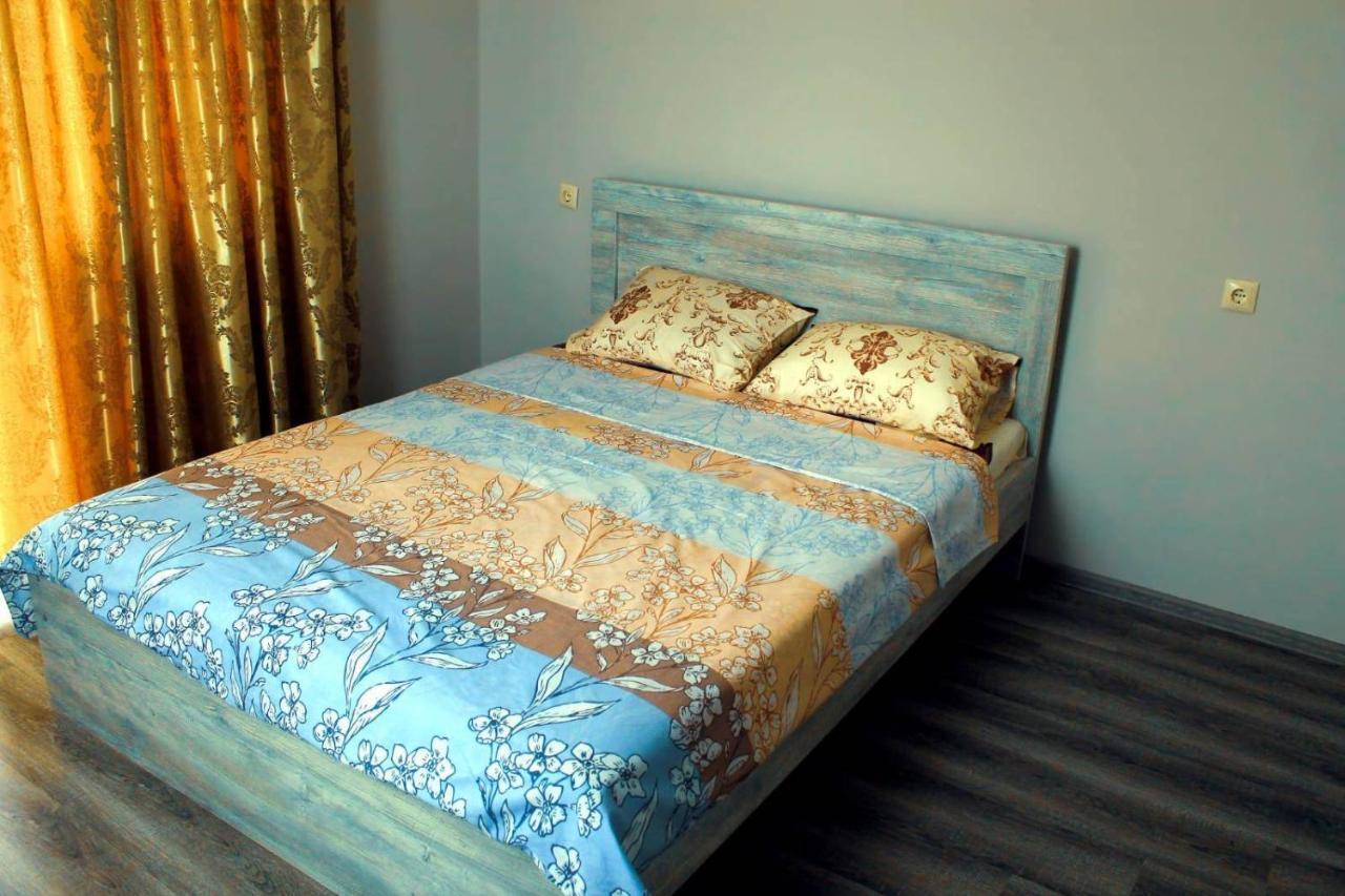 Tete Guest House Batumi Bagian luar foto