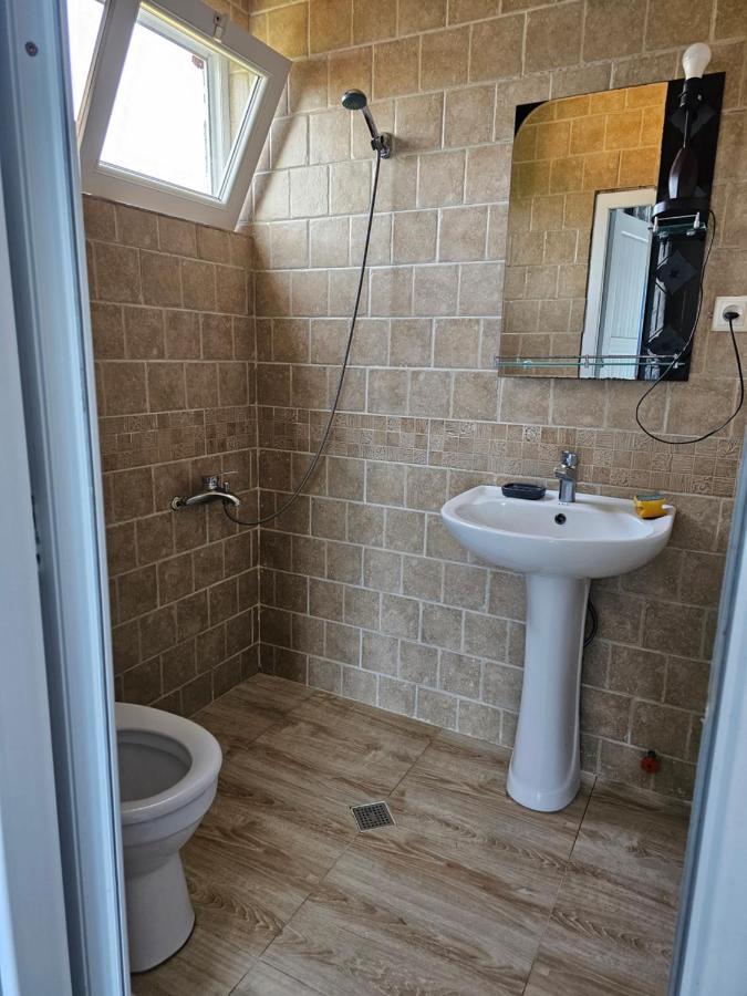 Tete Guest House Batumi Bagian luar foto