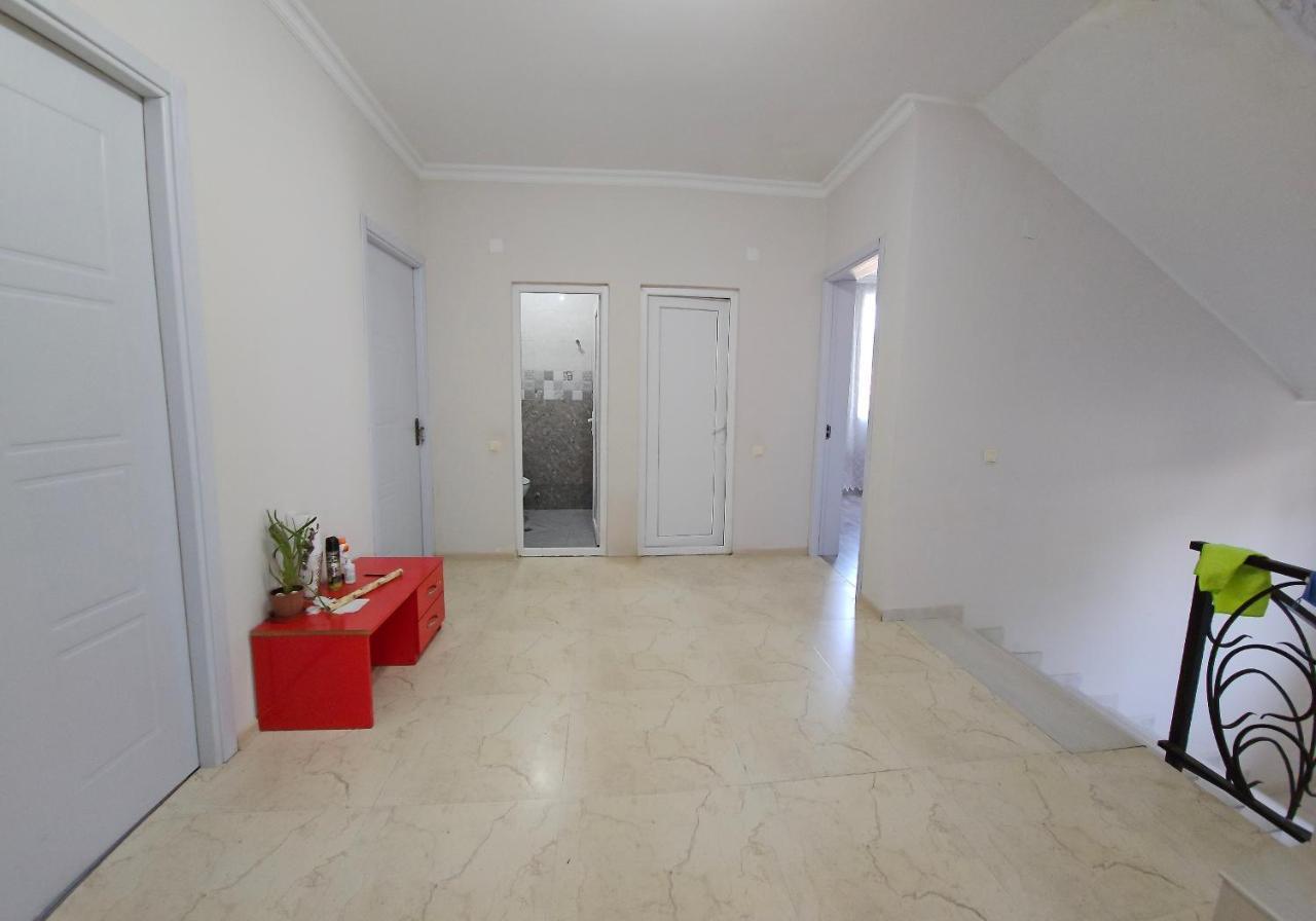 Tete Guest House Batumi Bagian luar foto
