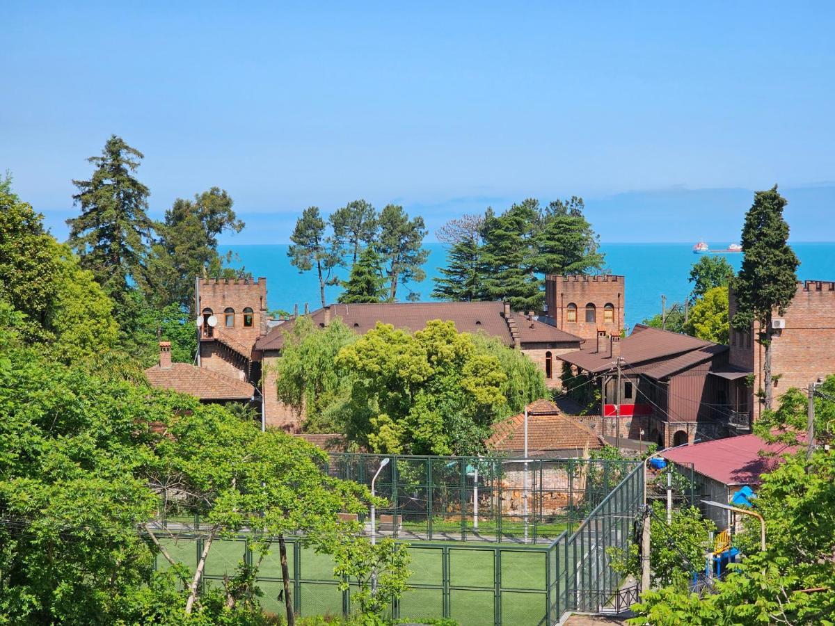 Tete Guest House Batumi Bagian luar foto