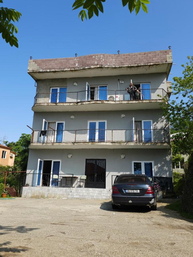 Tete Guest House Batumi Bagian luar foto